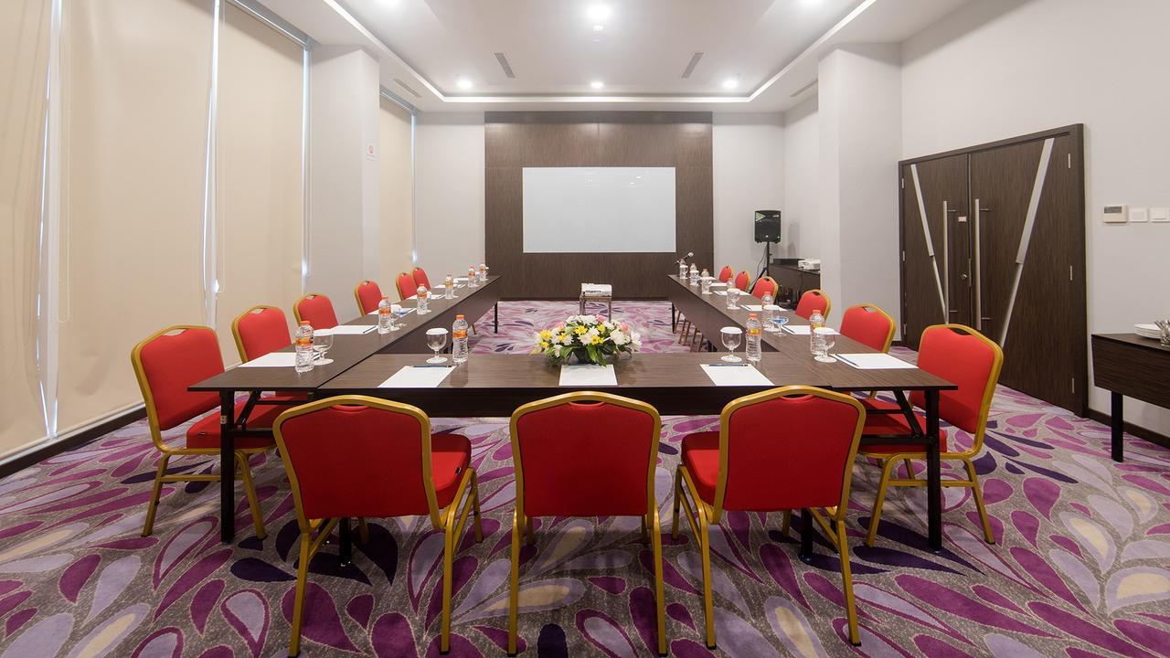 Bigland Hotel & Convention Sentul Bogor Extérieur photo