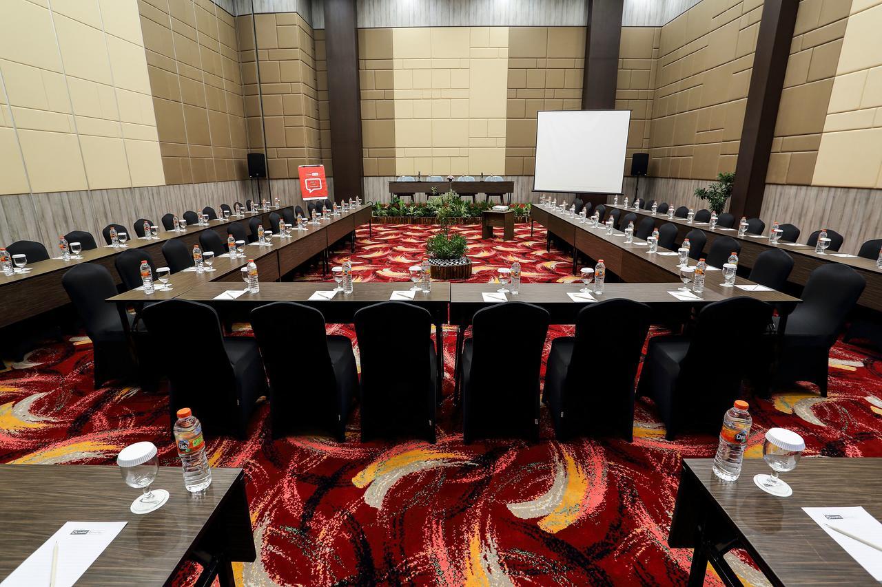 Bigland Hotel & Convention Sentul Bogor Extérieur photo