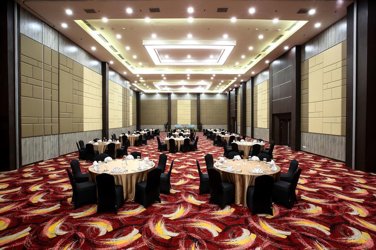 Bigland Hotel & Convention Sentul Bogor Extérieur photo
