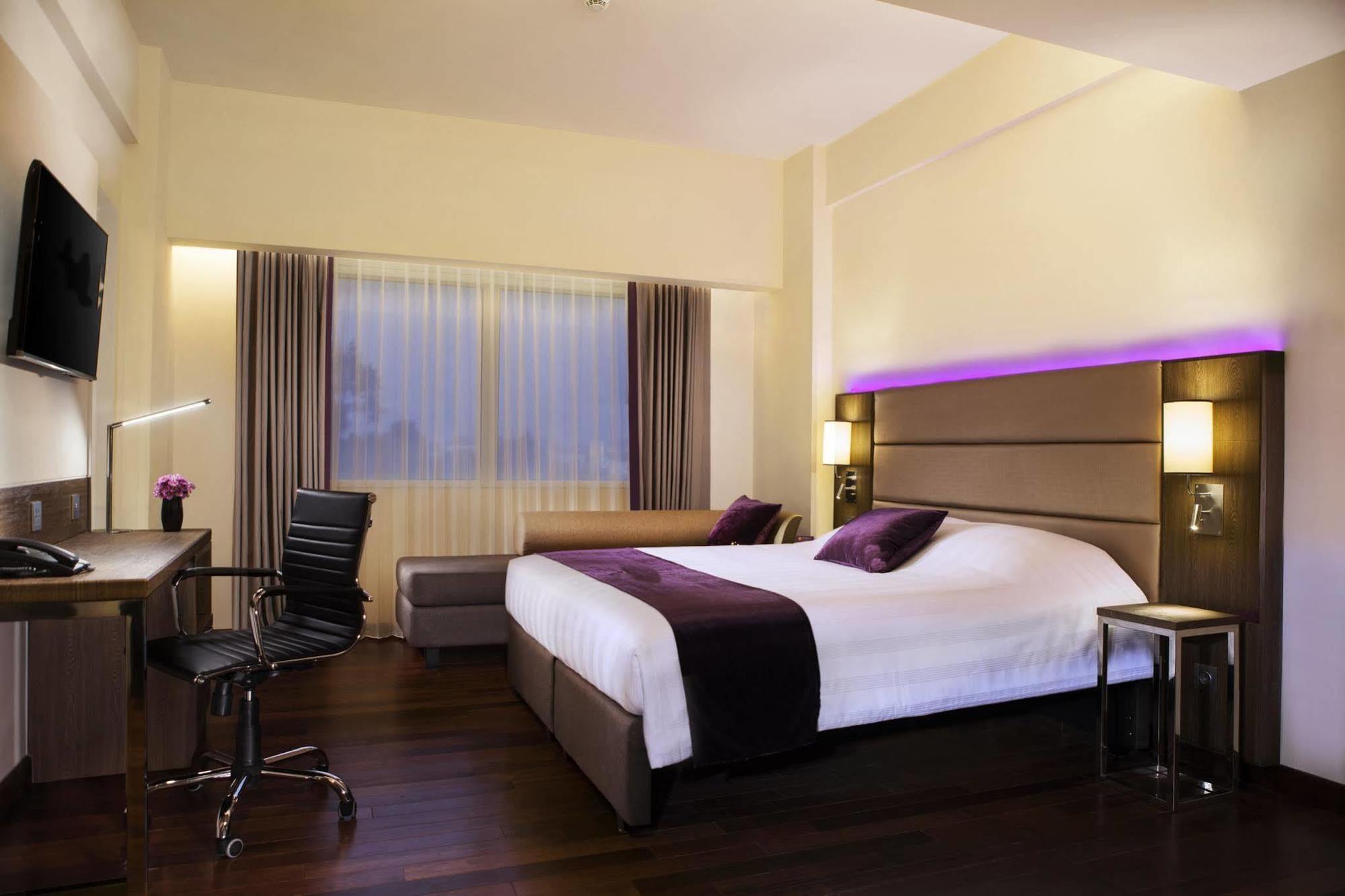 Bigland Hotel & Convention Sentul Bogor Extérieur photo