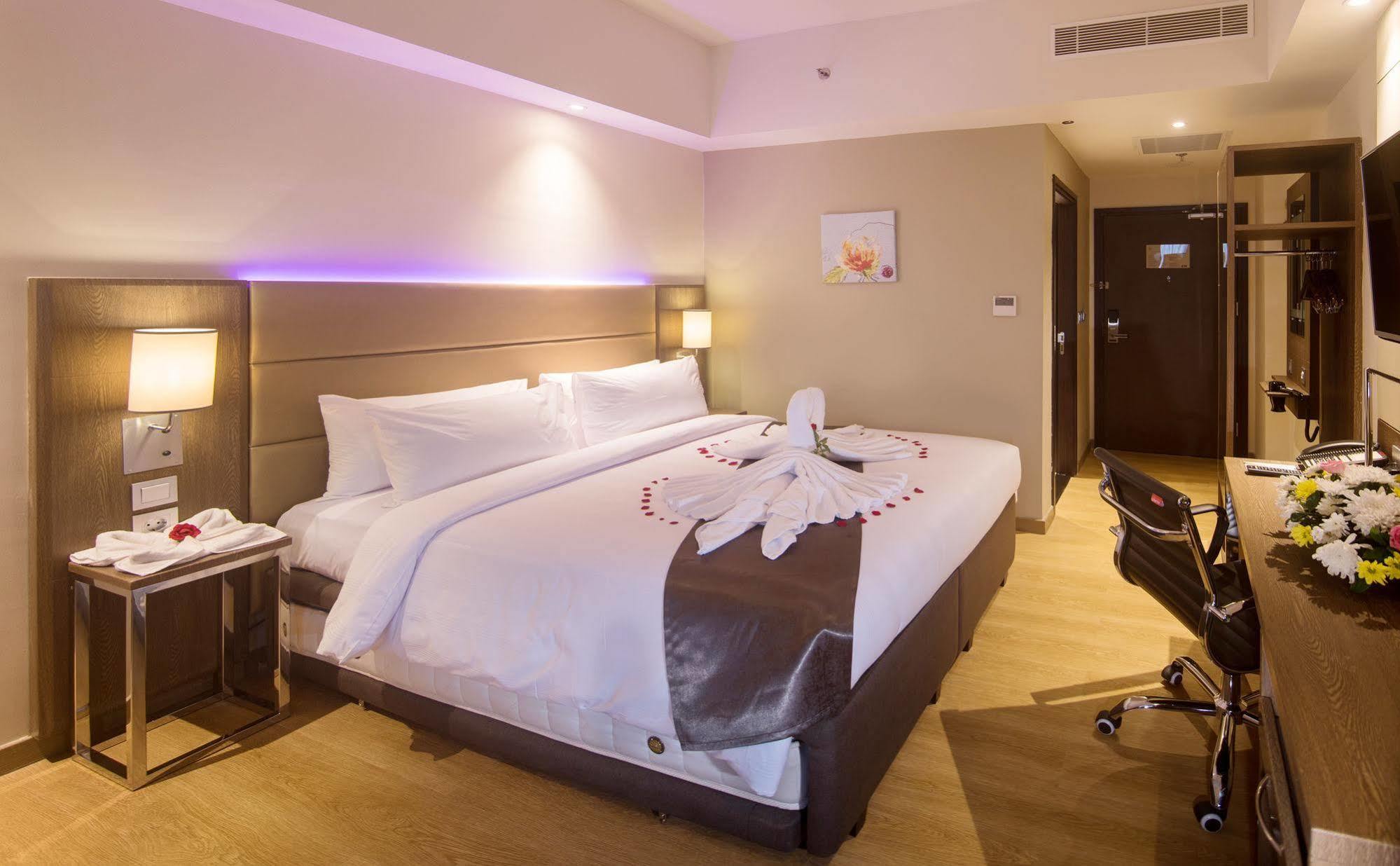 Bigland Hotel & Convention Sentul Bogor Extérieur photo