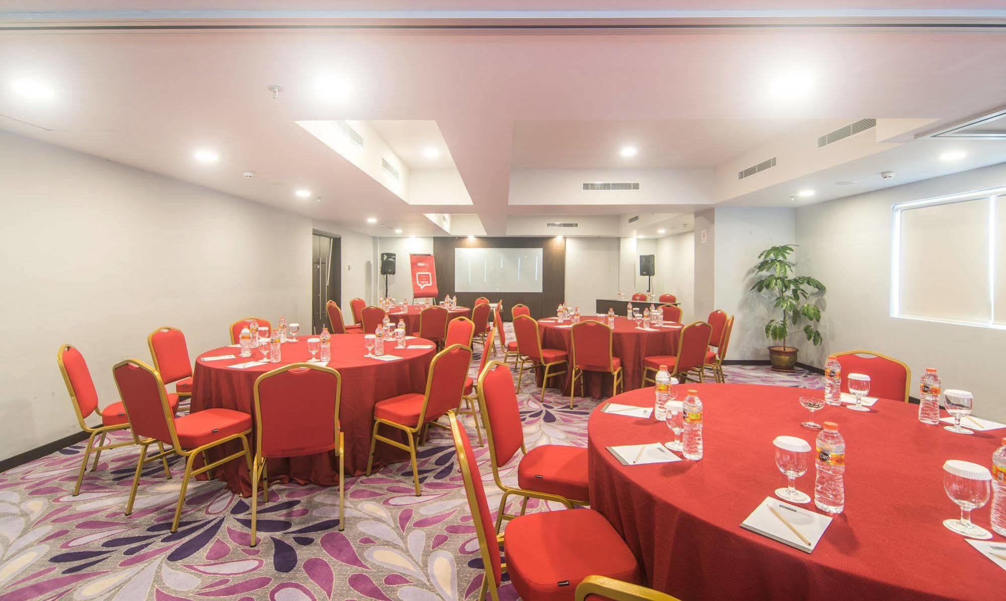 Bigland Hotel & Convention Sentul Bogor Extérieur photo