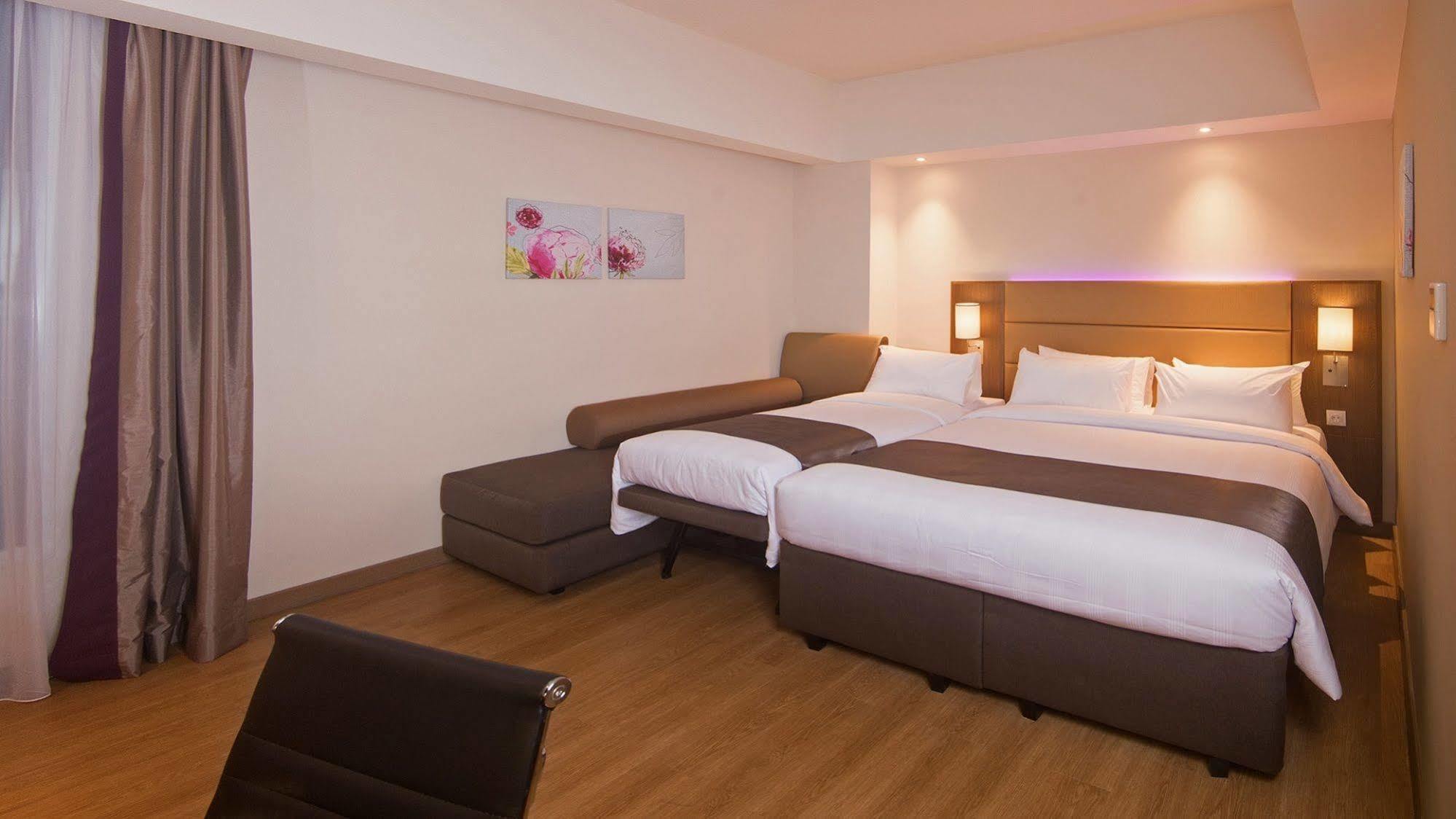Bigland Hotel & Convention Sentul Bogor Extérieur photo