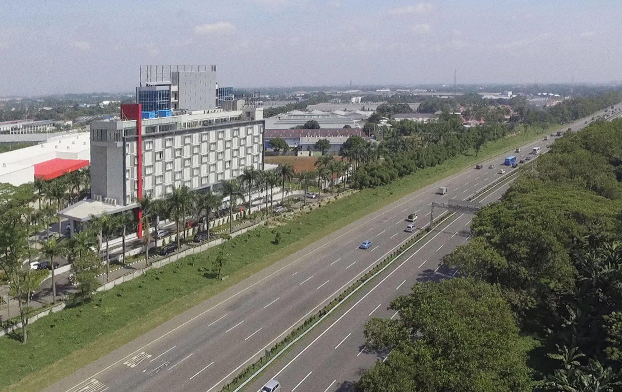 Bigland Hotel & Convention Sentul Bogor Extérieur photo